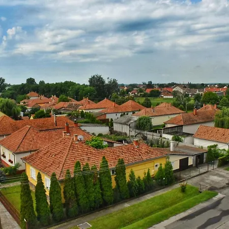 Udvarház Apartman Apartman Mórahalom