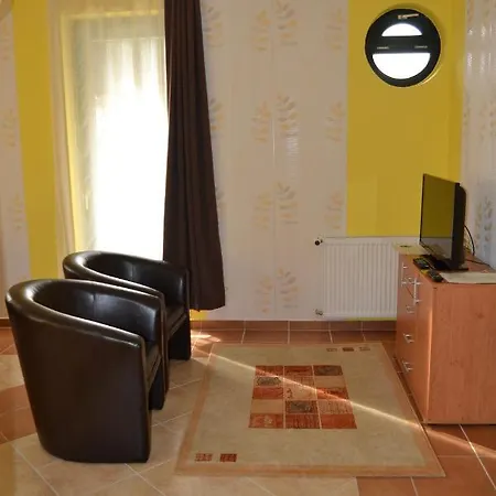 Udvarház Apartman Apartman *