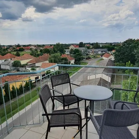 Udvarház Apartman Mórahalom