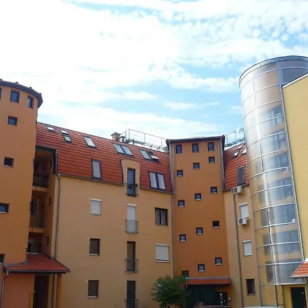 Udvarház Apartman Apartman Mórahalom