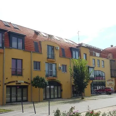 Udvarház Apartman Mórahalom