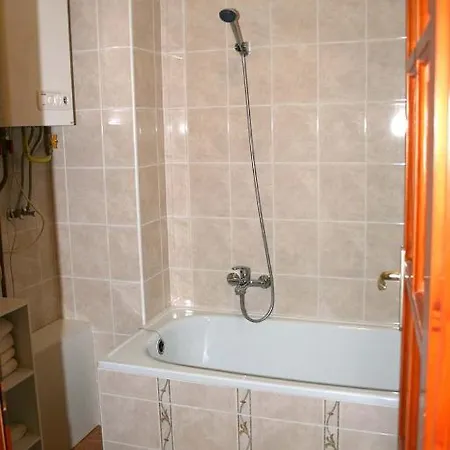 Udvarház Apartman Apartman