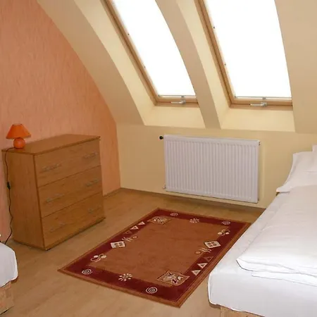 Udvarház Apartman * Mórahalom