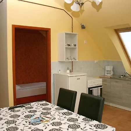 Udvarház Apartman Apartman