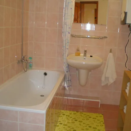 Udvarház Apartman Apartman
