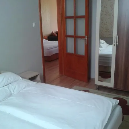 Udvarház Apartman * Mórahalom